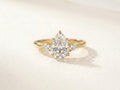 Trilogy Pear Ring in 18K Gold-Finish mit Moissanit